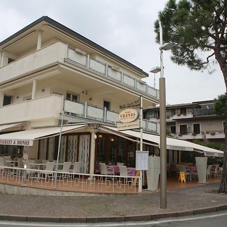 Champagne Rooms Сирмионе Экстерьер фото